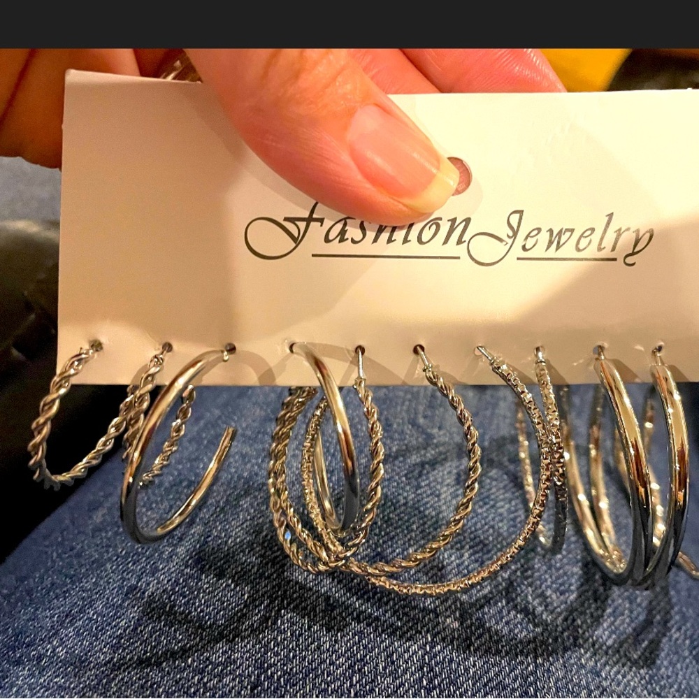 Silver hoop’s